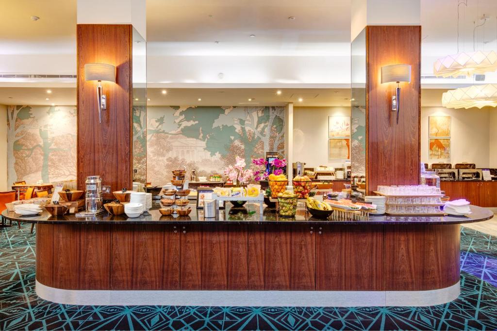 City Sleeper at Royal National Hotel - Resim 18