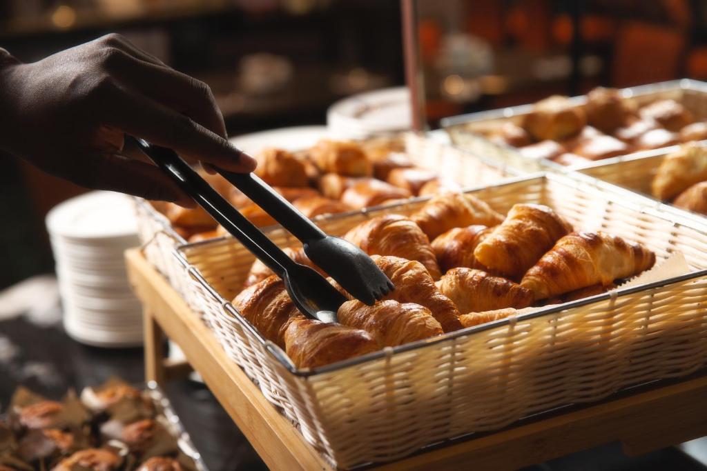 City Sleeper at Royal National Hotel - Resim 12