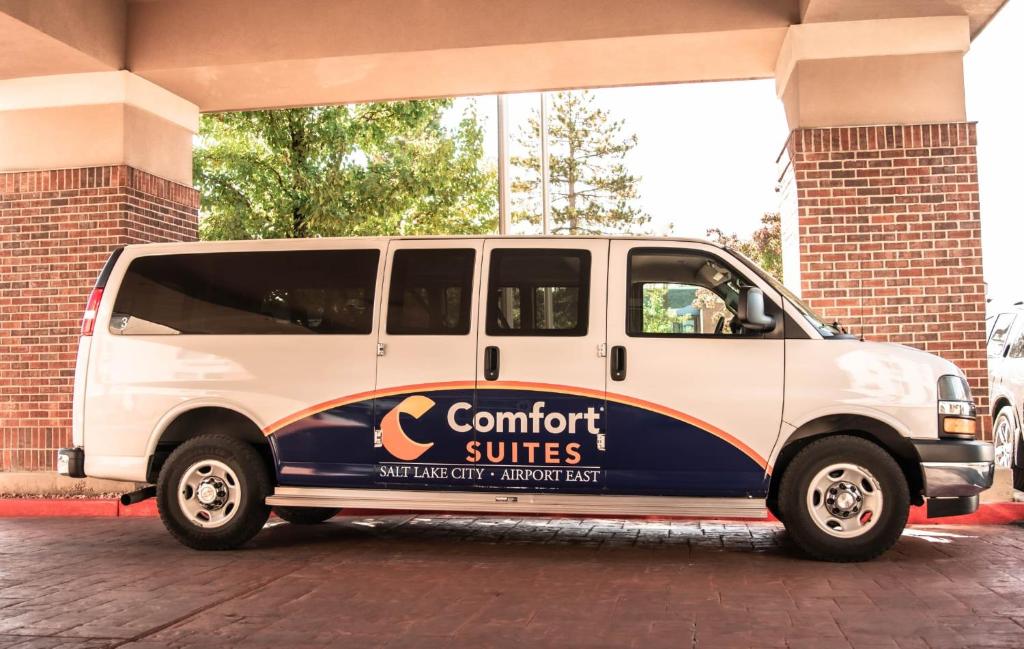 Comfort Suites Salt Lake City Airport photo