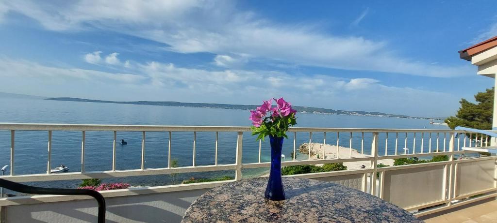 Apartman ll s pogledom- odmor za dušu i tjelo između Splita i Trogira-Dalmacija