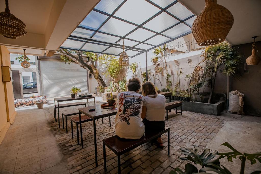 Posezení v ubytování Drop Inn Hostels