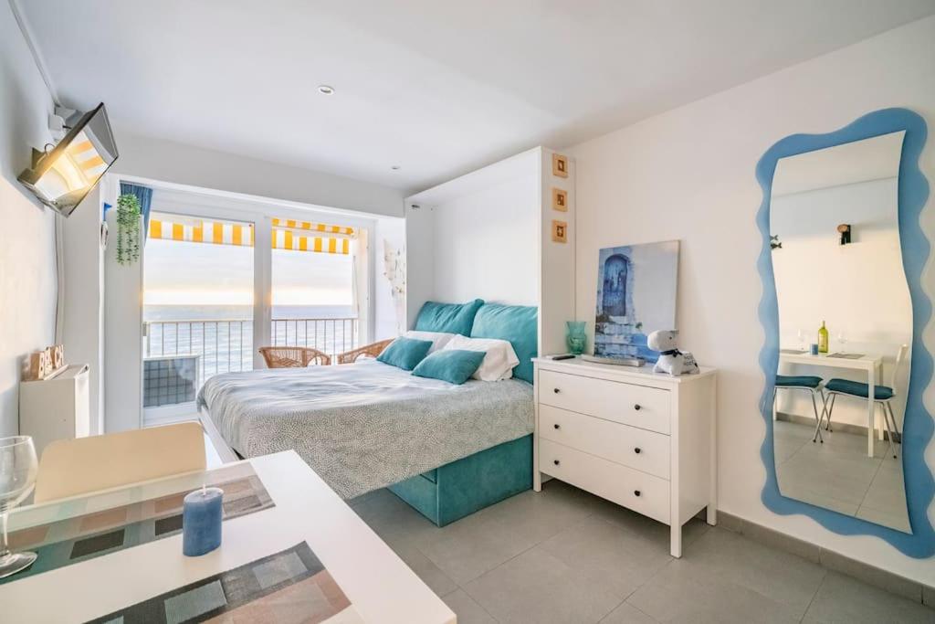 Postel nebo postele na pokoji v ubytování Loft beach blue