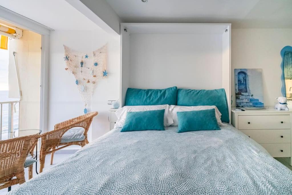 Postel nebo postele na pokoji v ubytování Loft beach blue