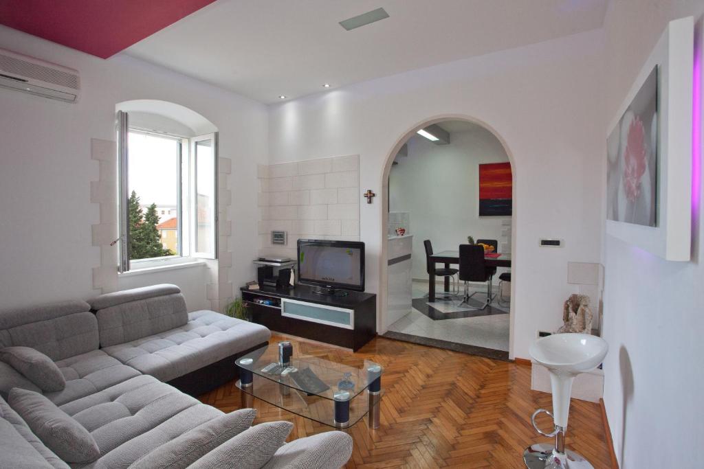 TV a/nebo společenská místnost v ubytování Apartment and Room Perfect Dream in Split