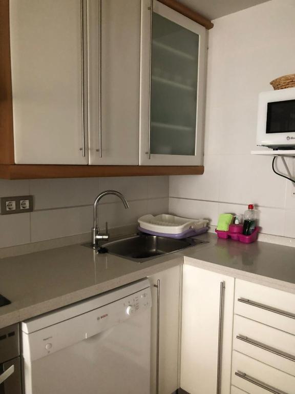 A kitchen or kitchenette at Apartamento Migdia-Moraira