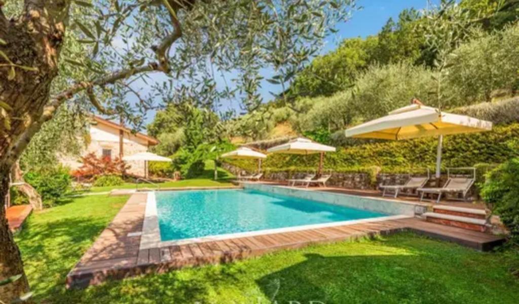 The swimming pool at or close to Agriturismo Poggio Tondo