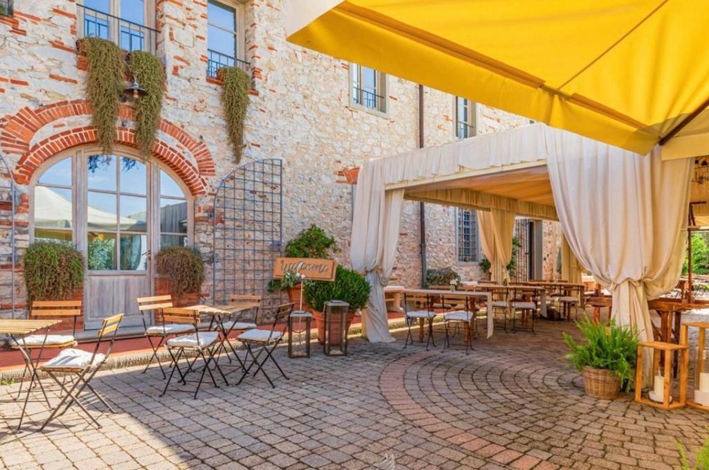 A restaurant or other place to eat at Agriturismo Poggio Tondo