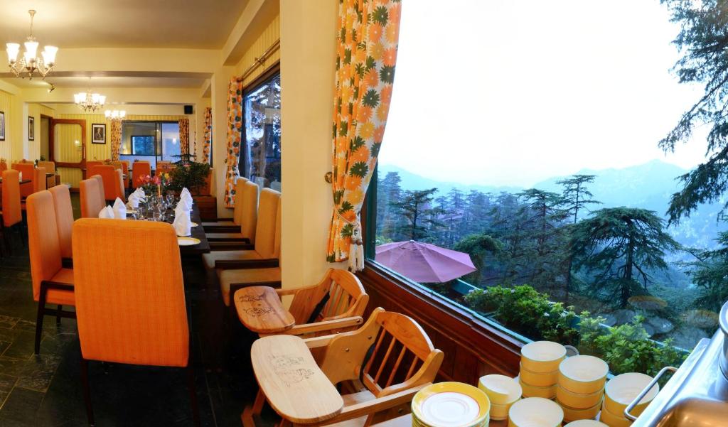 Posezení v ubytování Honeymoon Inn Shimla