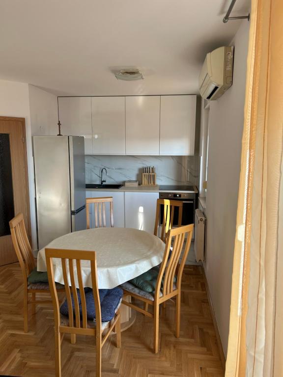 Apartment Pius Zagreb, Private Garage - 19