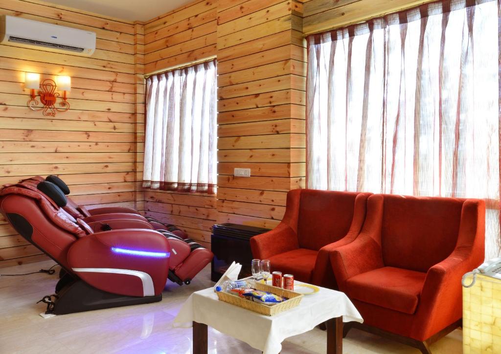 Posezení v ubytování Honeymoon Inn Shimla
