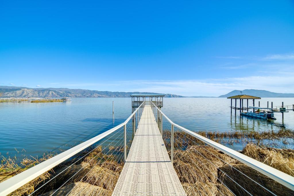 North Lakeport Home on Clear Lake: Boat + Unwind! - Casa De Vacaciones