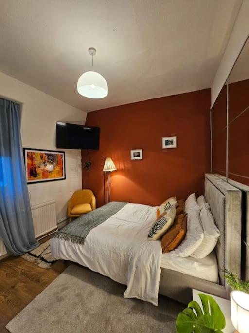 Fulham one bedroom flat, London (updated prices 2024)