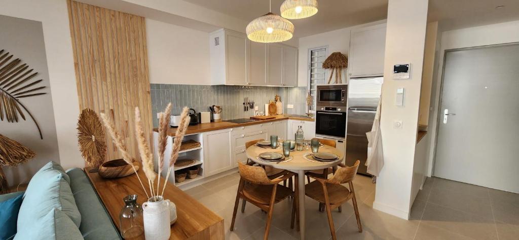 Dapur atau dapur kecil di White Palm
