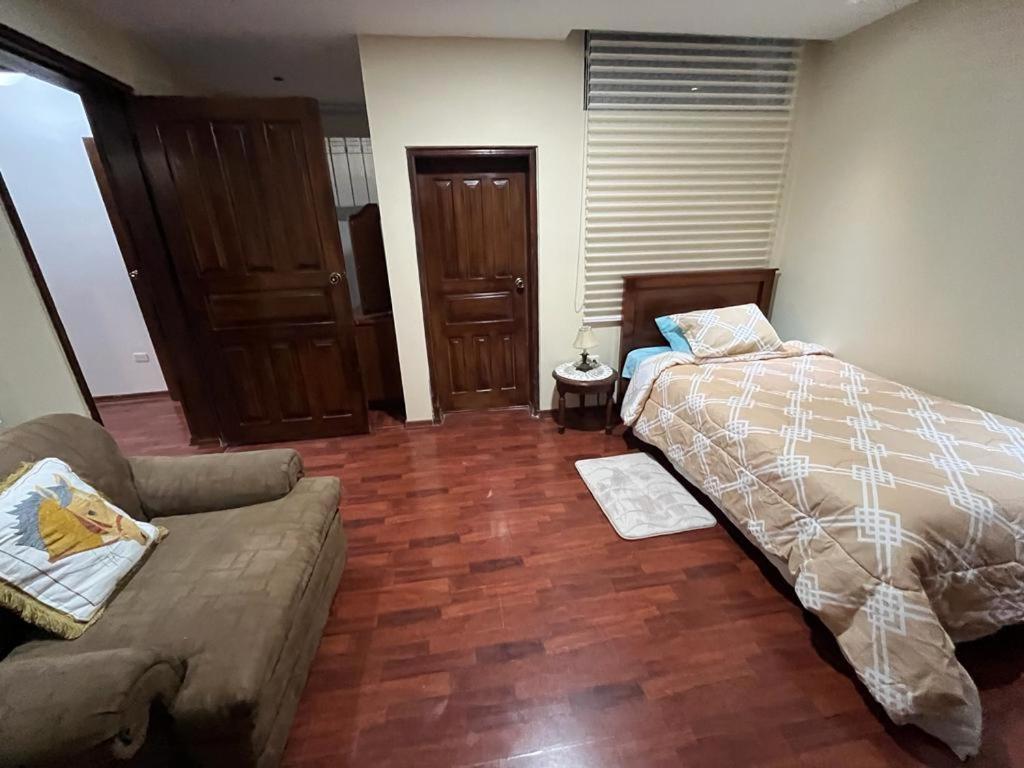 Vuode tai vuoteita majoituspaikassa Comodo Apartamento, Norte de Quito