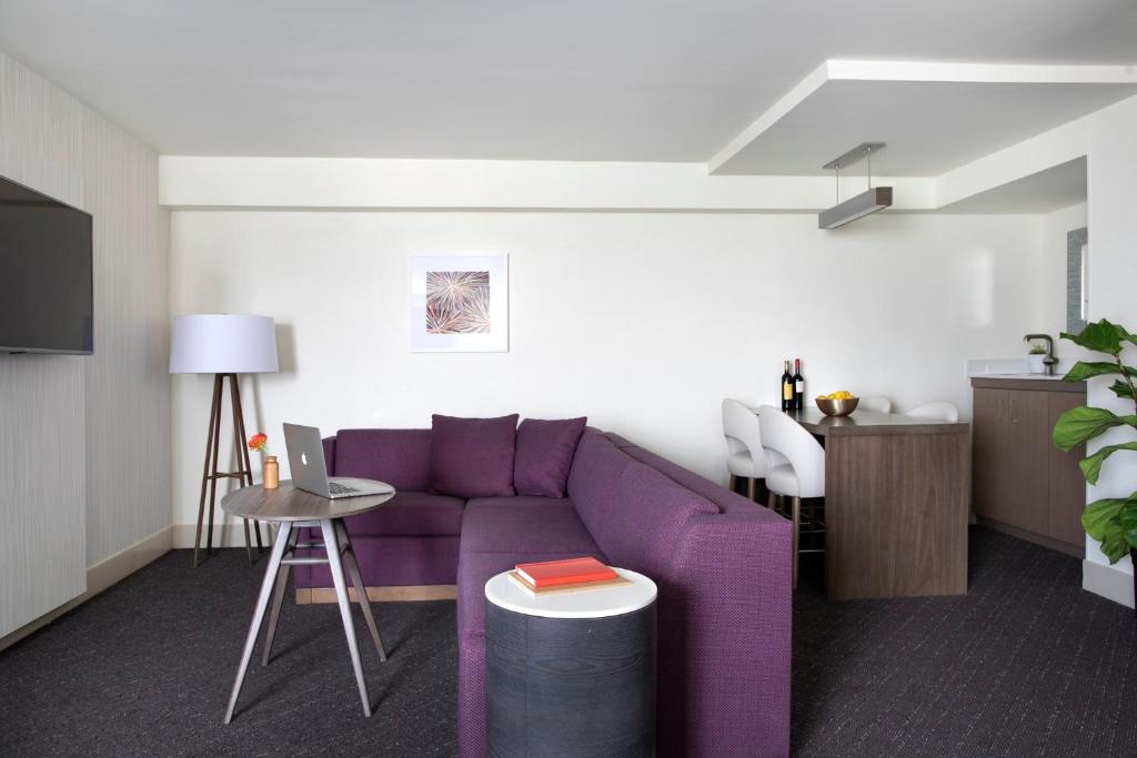 Crowne Plaza Atlanta Perimeter at Ravinia, an IHG Hotel - 
