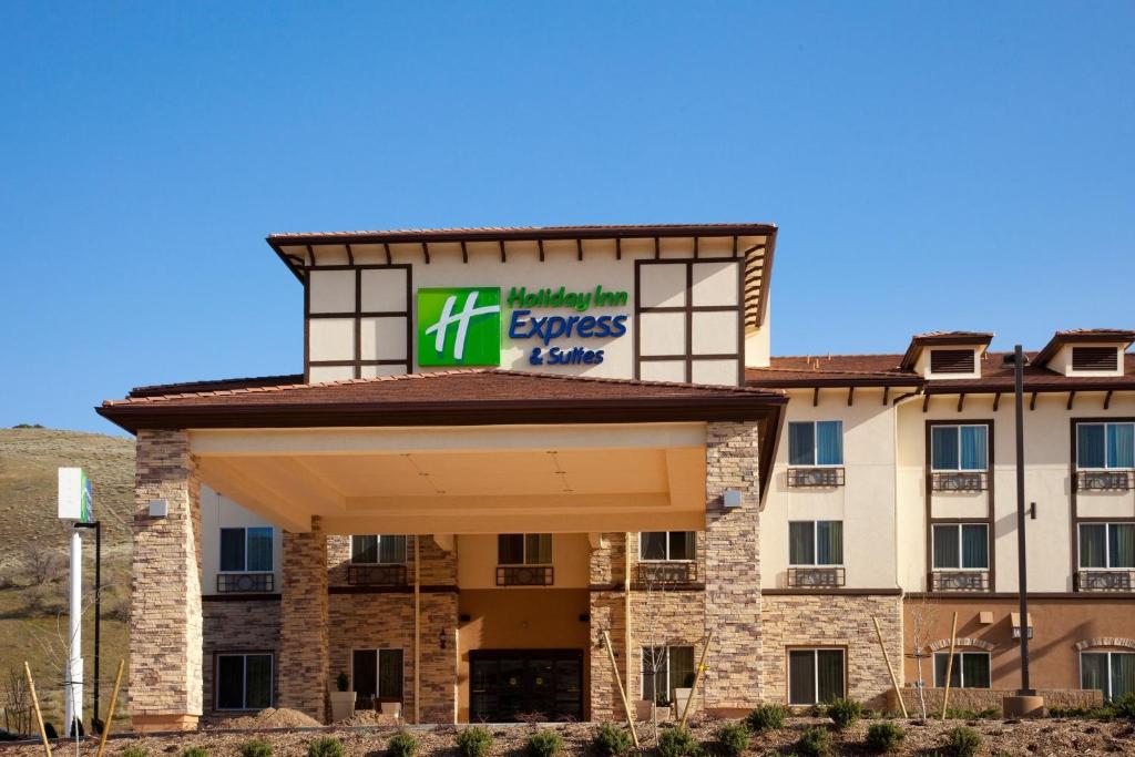 Holiday Inn Express Hotel Frazier Park