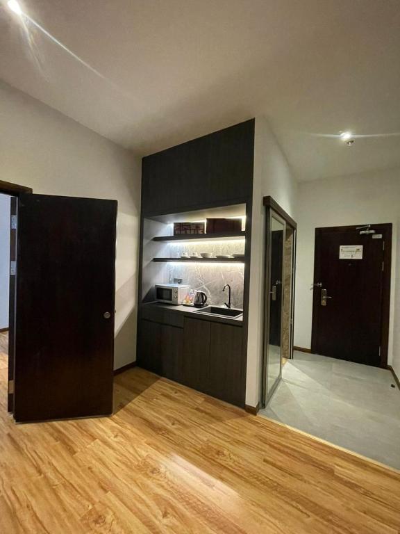 Kuchyň nebo kuchyňský kout v ubytování Sentral View Hotel Bintulu