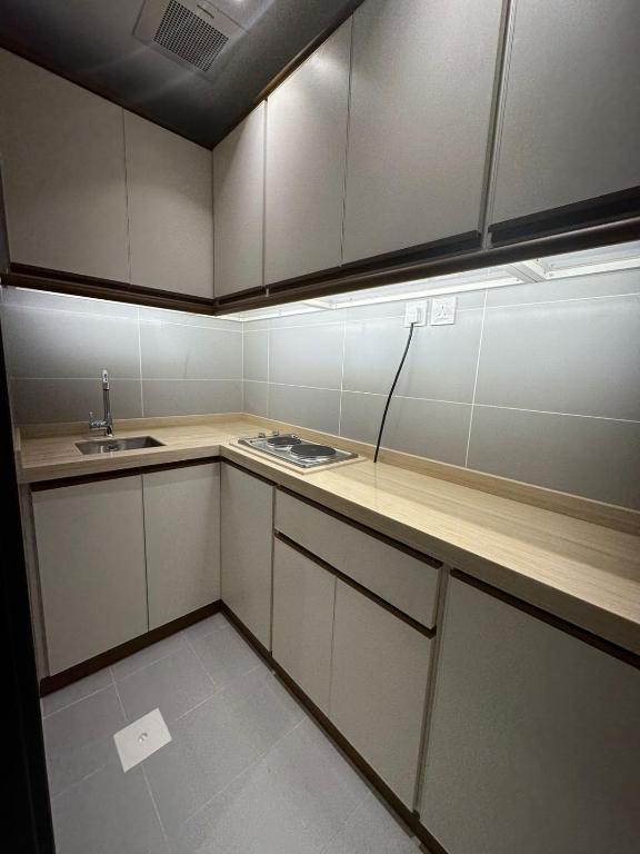 Kuchyň nebo kuchyňský kout v ubytování فندق كنان العزيزية Kinan Al Azizia Hotel Makkah