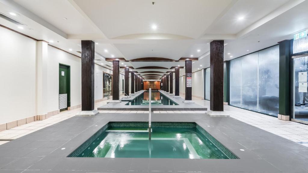 La alberca dentro o cerca de Oaks Sydney Goldsbrough Suites