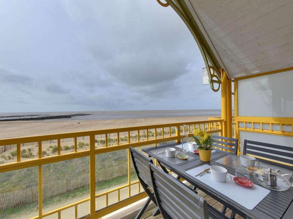 Balkón alebo terasa v ubytovaní Charmant 3 pièces avec parking et balcon à 900m du centre - Châtelaillon-Plage - FR-1-706-3