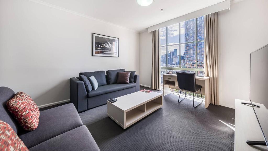 Oaks Sydney Goldsbrough Suites - 两卧室两浴室公寓，带城市天际线