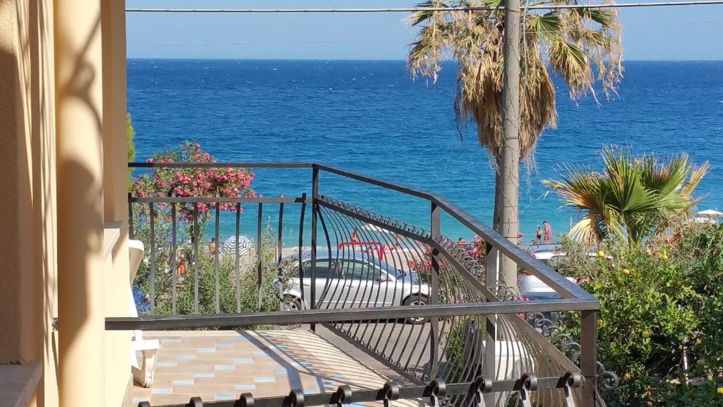 ChrisMare Hotel - Superior Triple Room With Sea View