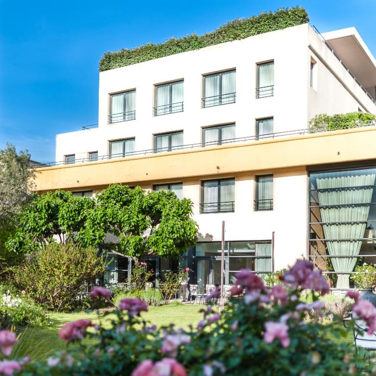 Avignon Grand Hotel - Chambre Triple Avec Vue Sur Jardin