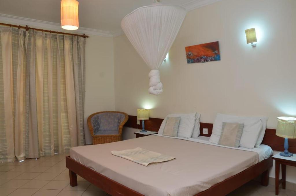 ASINS HOLIDAY INN HOTEL - Housity