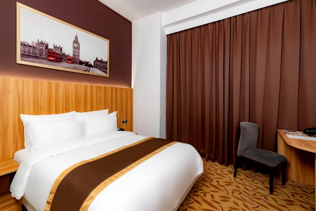 Superior Queen Room (No View) With Free Minibar