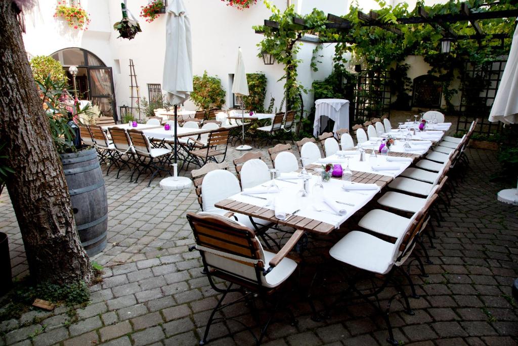 Restaurace v ubytování Gasthof zum Goldenen Anker