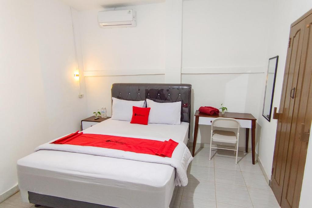 RedDoorz at Kubu Selem Lampung - Housity
