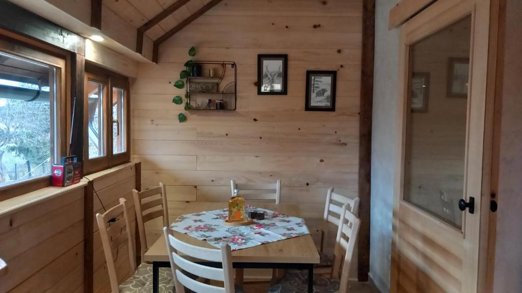 Fotografie z fotogalerie ubytování Brvnare Na Brdu v destinaci Šljivovica