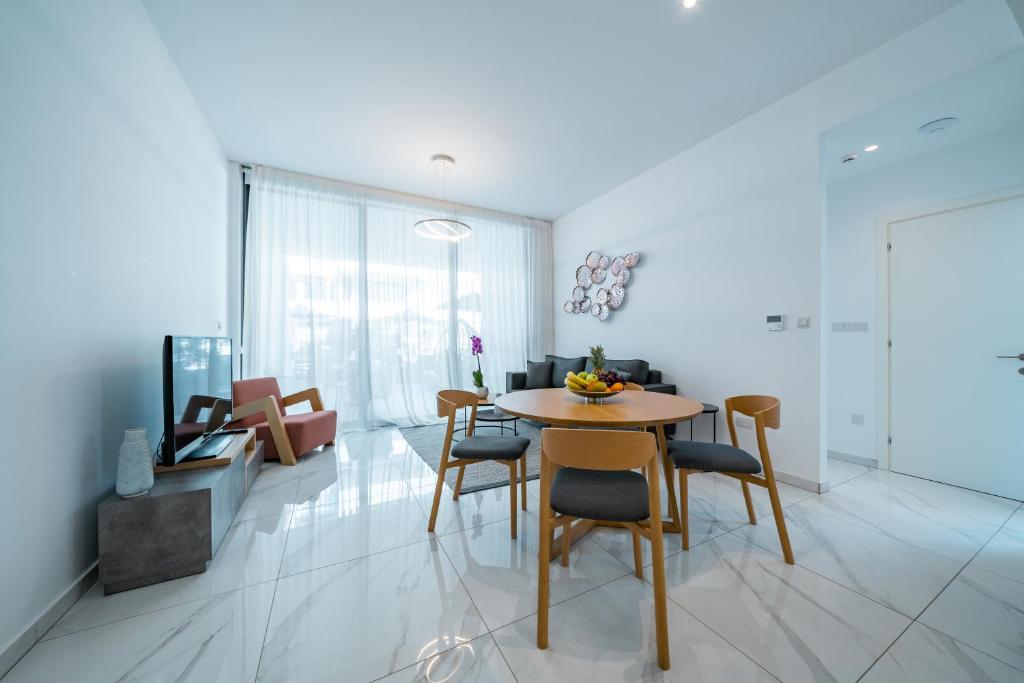 Downtown Park - Executive Two-Bedroom Cabana