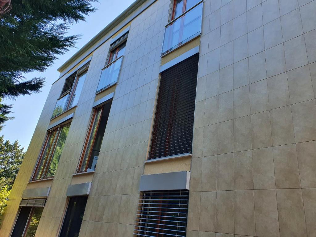 a building with windows on the side of it at ES-5 Luxory Homes in Budapest