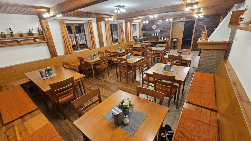 Restaurace v ubytování Horský Hotel Sněženka