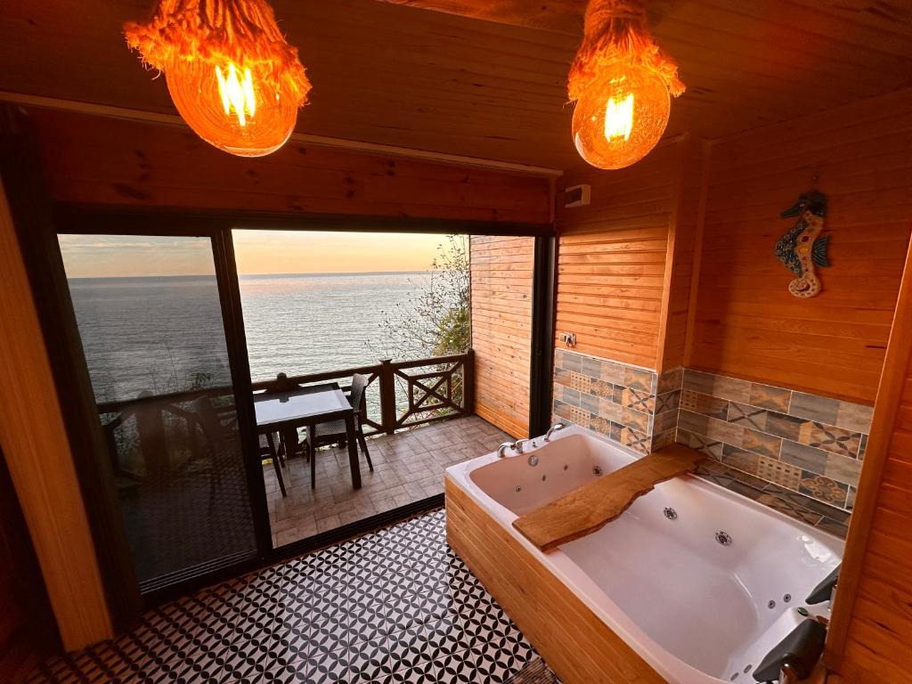 Fotografie z fotogalerie ubytování Falez Cafe&Restaurant&Pansiyon-Arhavi v destinaci Arhavi