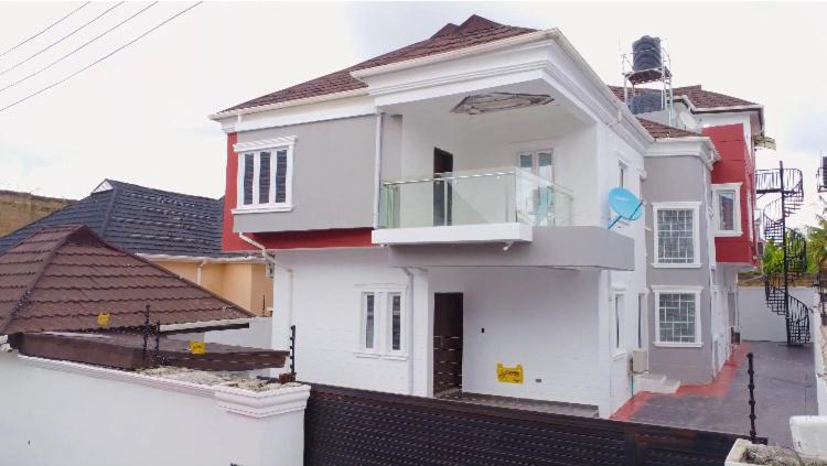 Picture of Penthouse: Architecture, History, Sustainability, Materials, And ...