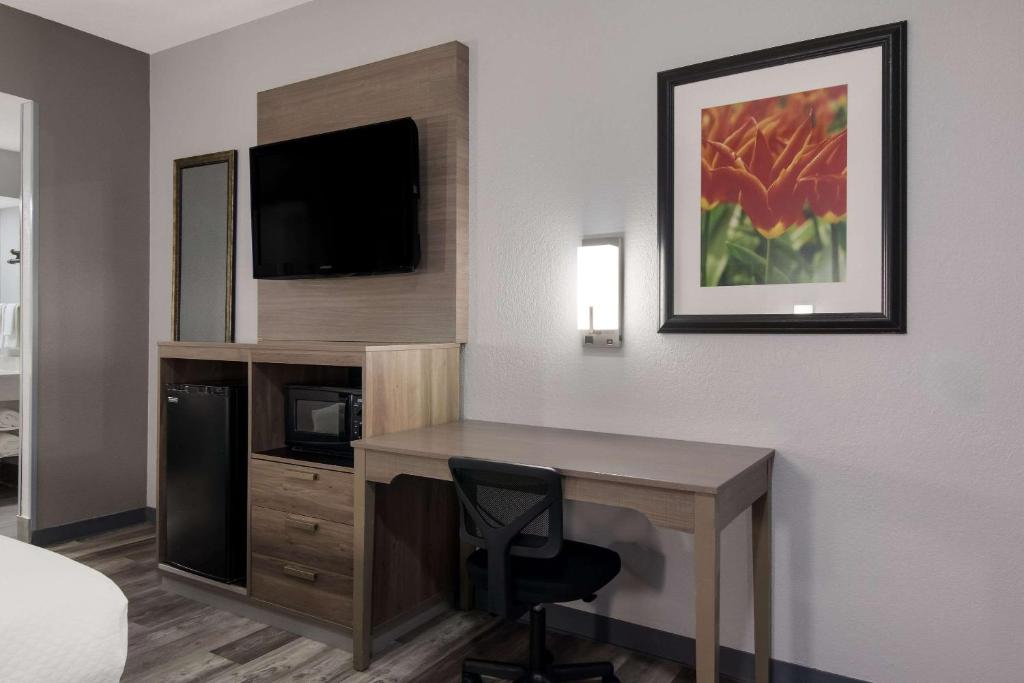 Quality Inn near Casinos and Convention Center - Camera King Superior Con Divano Letto - Fumatori