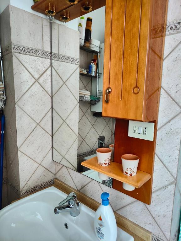 A bathroom at Appartamento in Borgo storico (San Vito Romano)