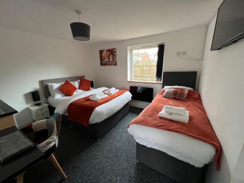 Mayland Motel - Family Room