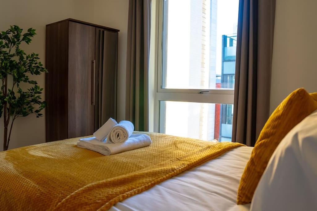 Posteľ alebo postele v izbe v ubytovaní Contractors & Tourist Haven Long Term Stay Welcome