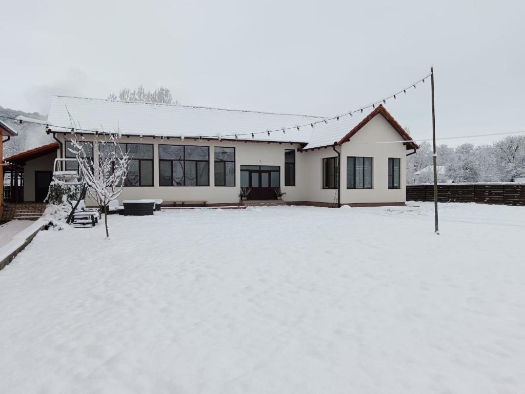 Το Casa Pelerinului τον χειμώνα