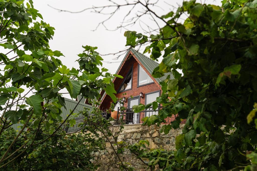A garden outside Harmanlı Bungalov