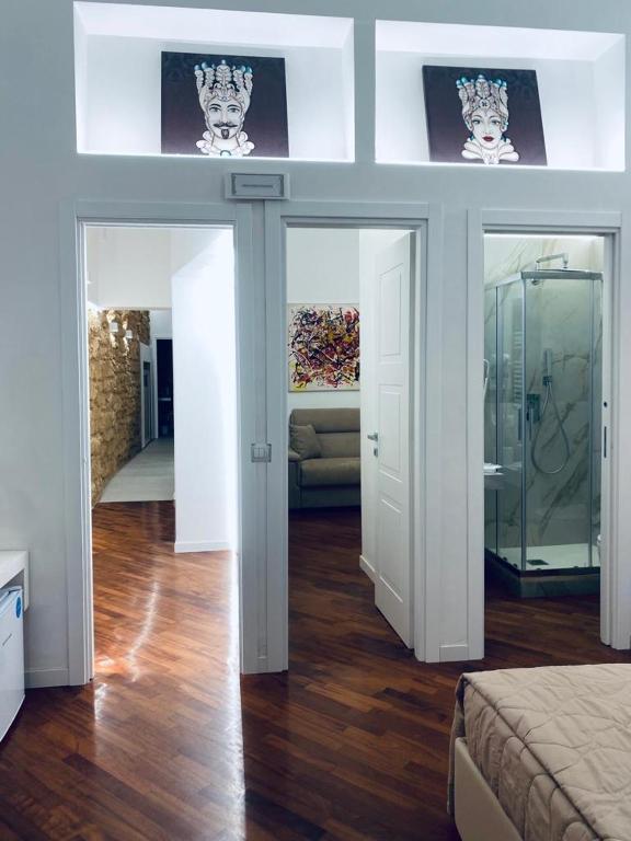 Koupelna v ubytování Falìkrjda Suite & Rooms