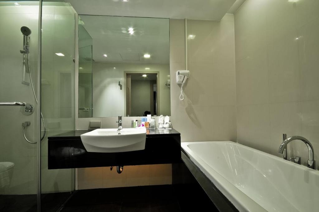 ASHLEE Heights Hotel Patong - Resim 42