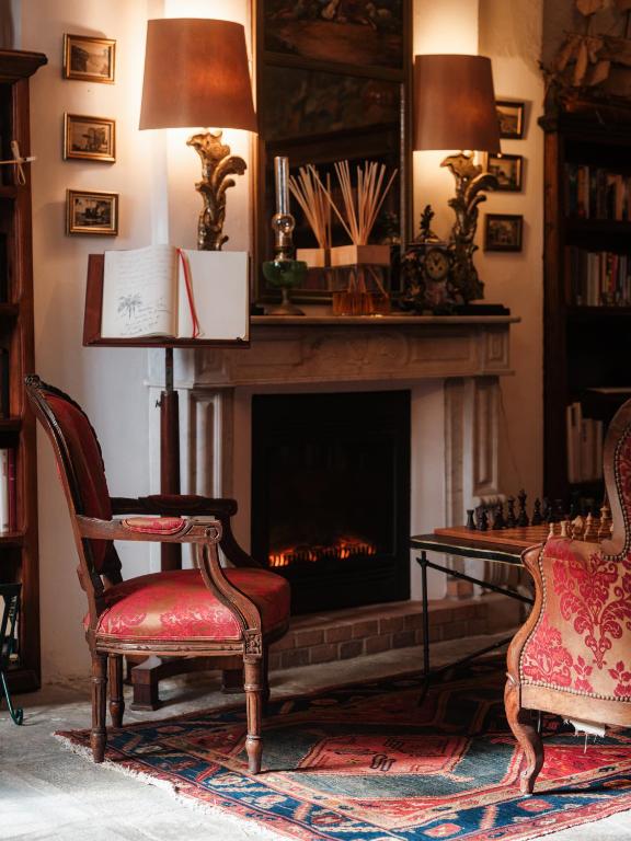 Posezení v ubytování Demeure Castel Brando Hôtel & Spa