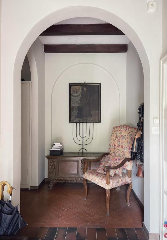 TV a/nebo společenská místnost v ubytování Casa d'epoca con giardino 5 min da Locarno