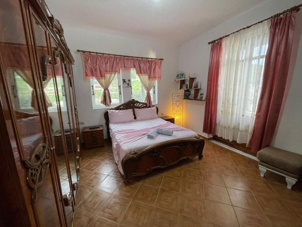 Piqeras Relax Guest House - Image 6