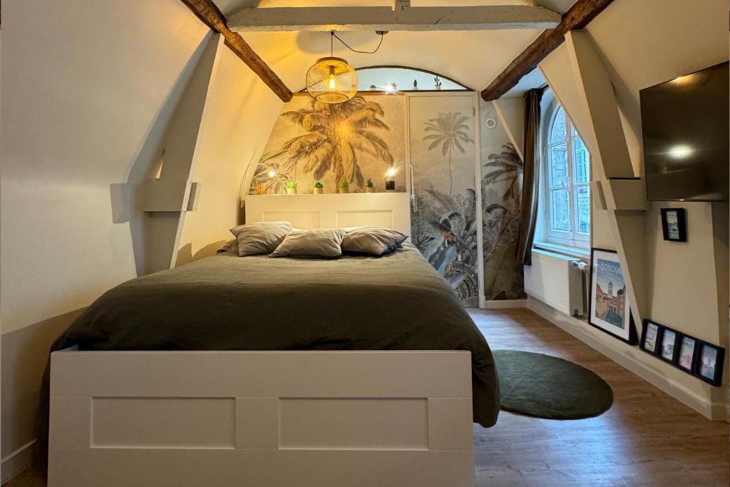 Maison 1747 - Gîtes de Standing en Vieille-ville avec Cour - Studio Supérieur