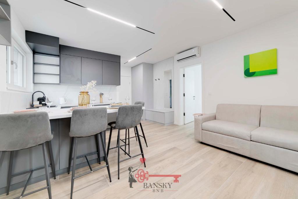 Home Sofia Room 4 - 5min Station -By EasyLife Swiss - Resim 16